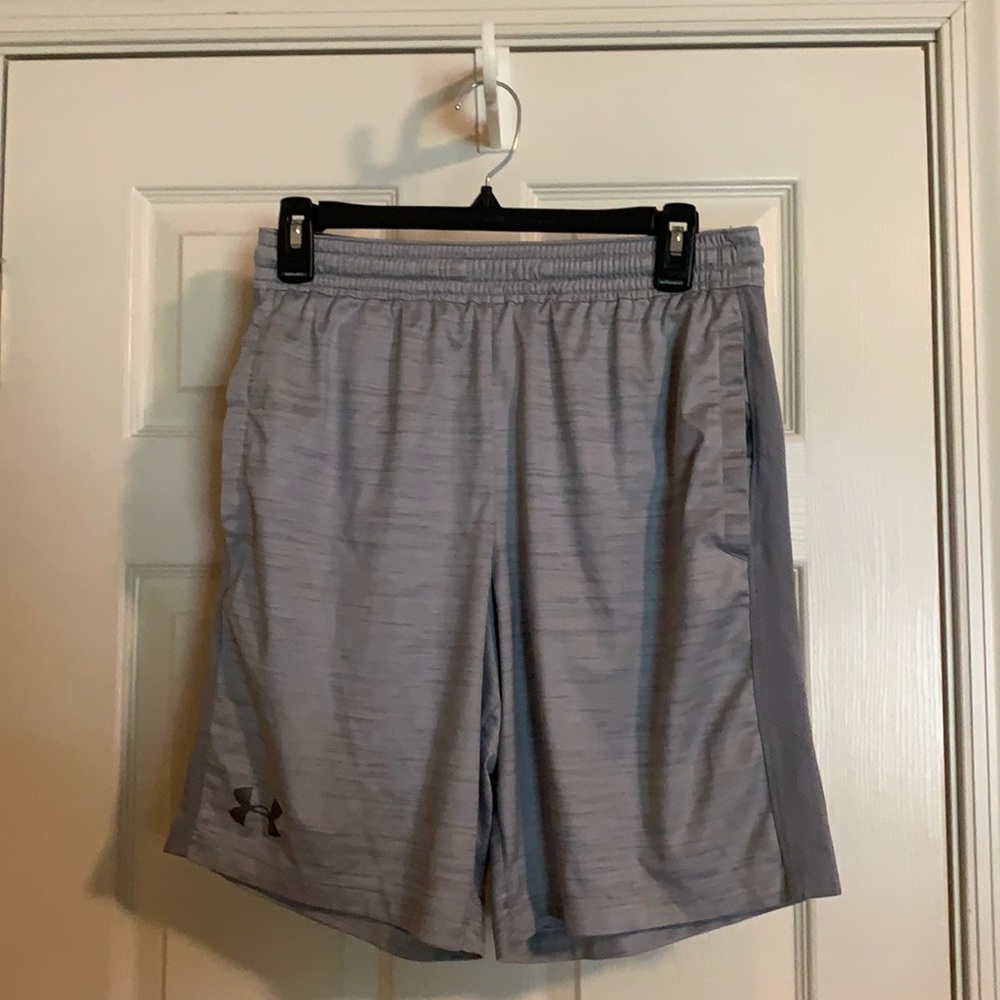Men’s Under Armour Gray Fitted Athletic Shorts M